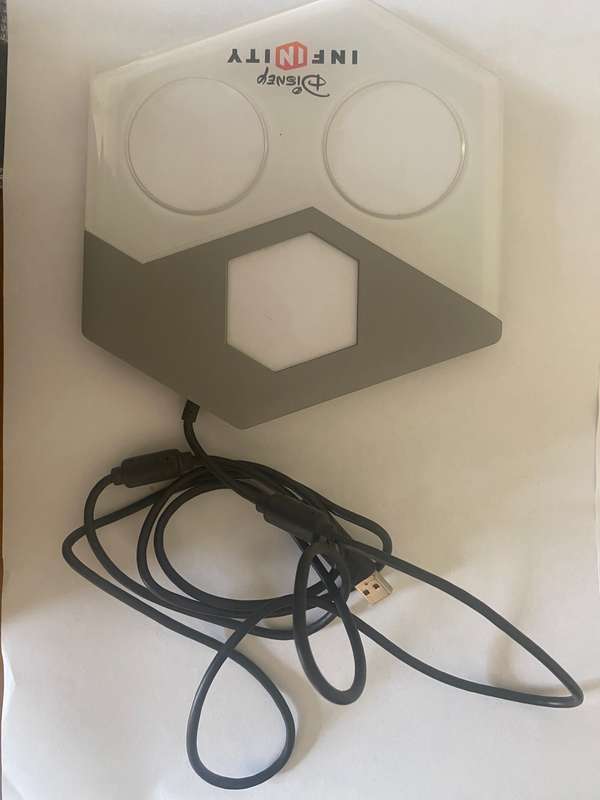 Disney infinity portal and game disc for Xbox 360