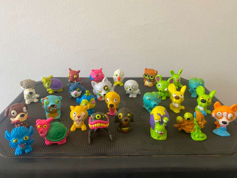 The ugglys pet shop ( all 74 ugglys)