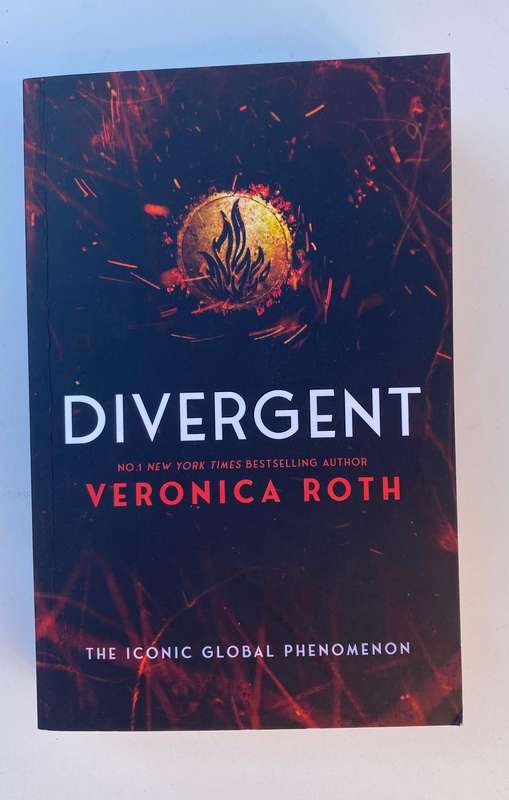 Divergent (Book #1)