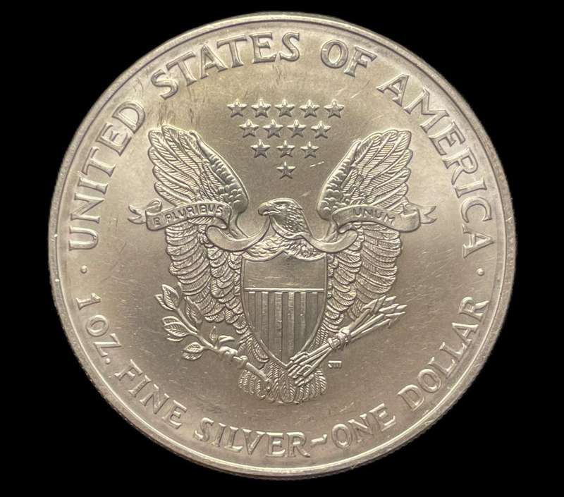 Uncirculated 2002 Silver 1 oz USA "Liberty doller" coin - Current silver value is R648.71!!