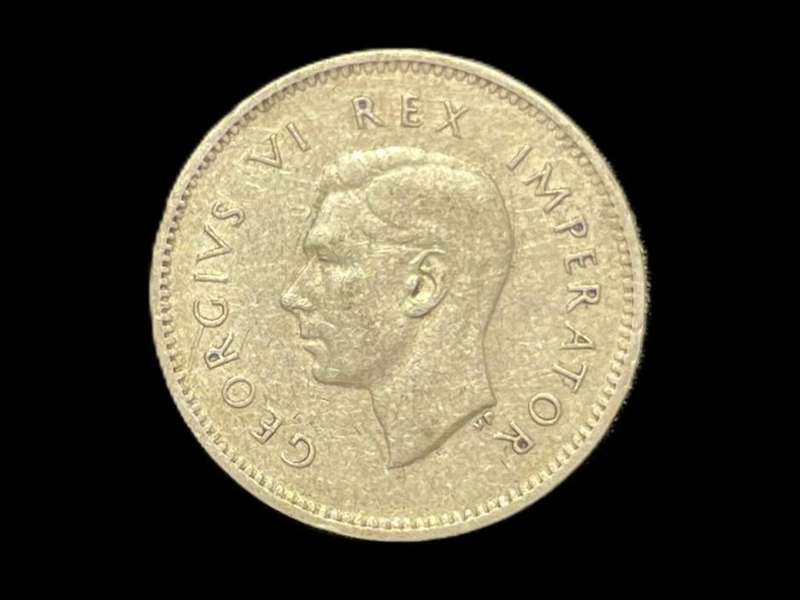 Scarce 1945/3 overdate S.A. Union silver 3 pence (tickey) coin - Better condition for this variety