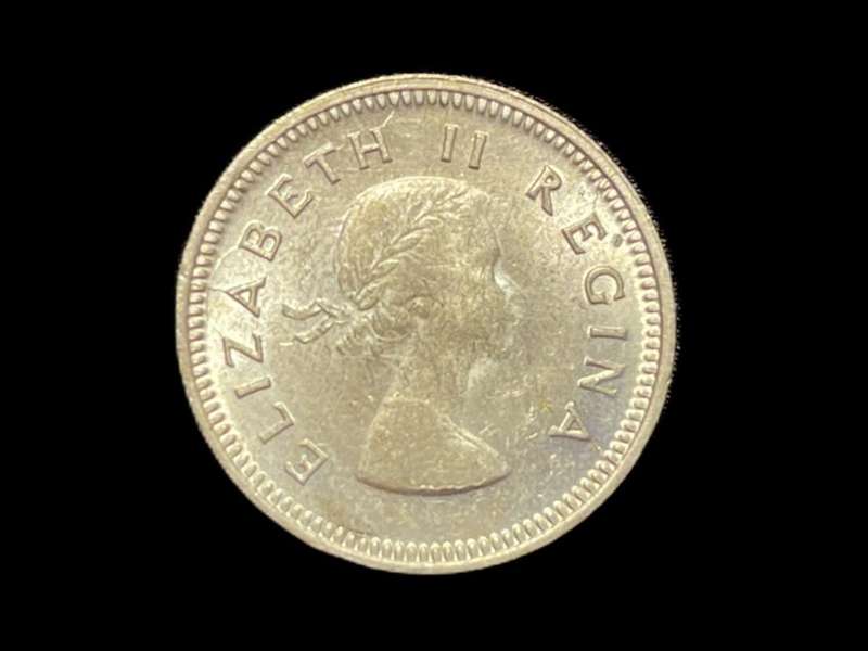 Beautiful AU+ 1959 SA Union Silver 3 pence (Tickey) coin - "No KG" variety