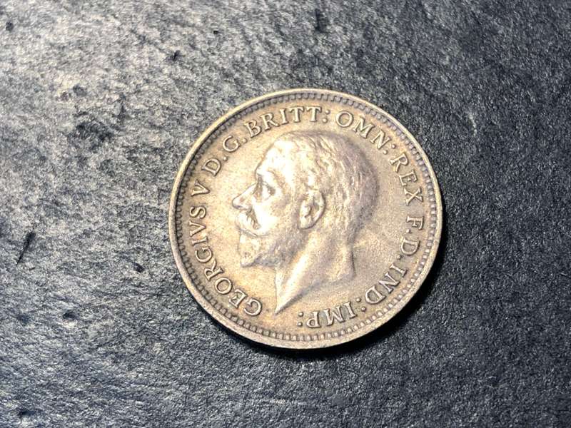 SILVER 1932 British 3 pence (tickey) coin - King George V