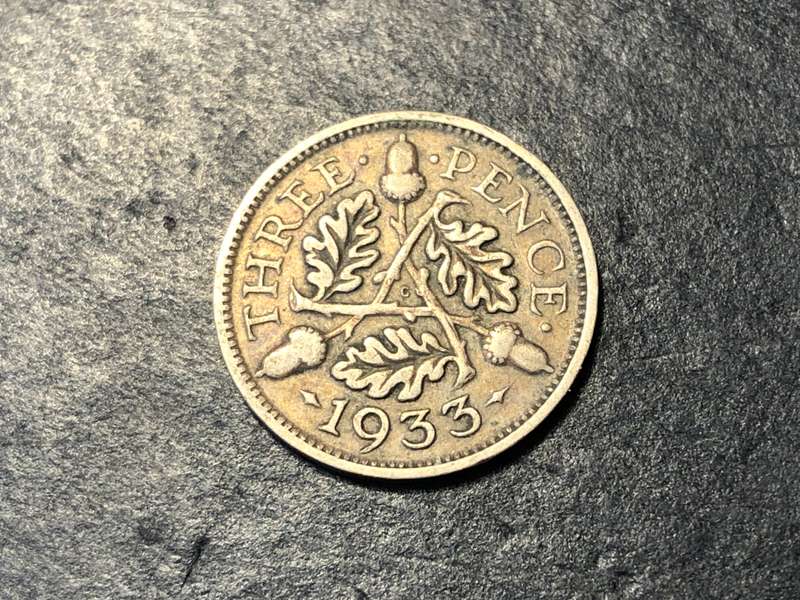 SILVER 1933 British 3 pence (tickey) coin - King George V