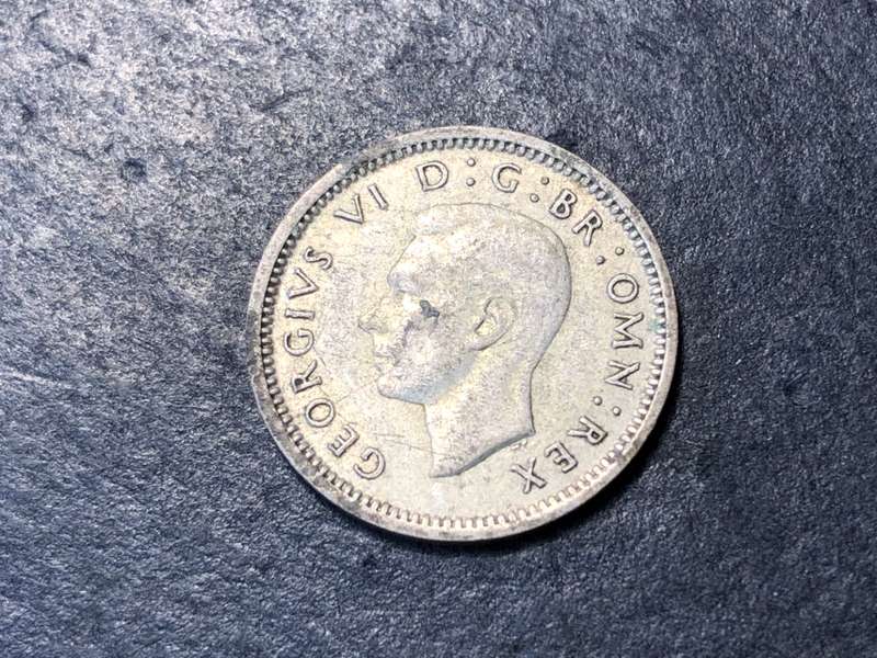 SILVER 1942 British 3 pence (tickey) coin - King George VI