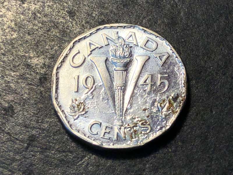1945 World War II Victory 5 cent coin - Canada