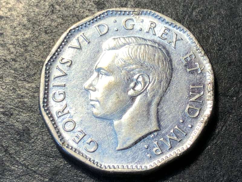 1945 World War II Victory 5 cent coin - Canada
