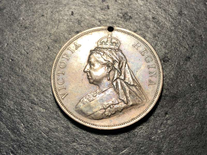 Stunning Queen Victoria Diamond Jubilee 1837-1897 Bronze medallion