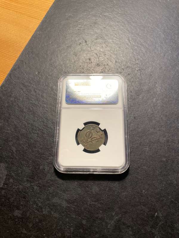 Very Nice with original surfaces 1734 Bronze VOC duit - NGC graded XF45 BN - Rotated die error