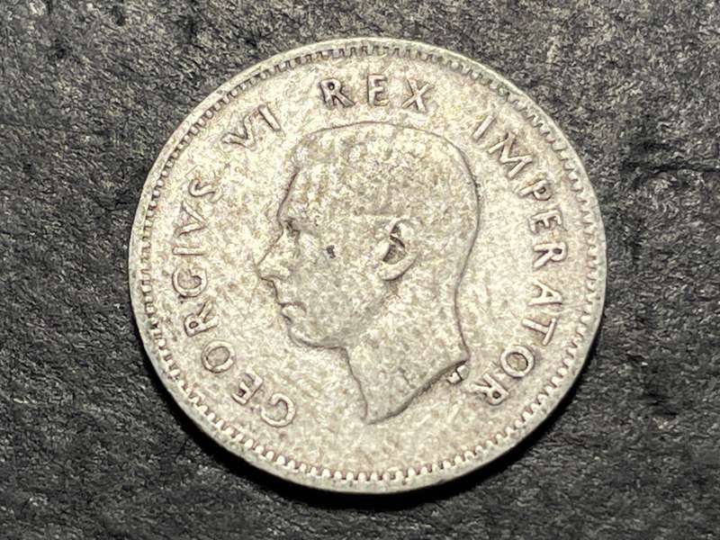 SILVER 1946 King George VI South African 3 pence (3d) coin - Tickey
