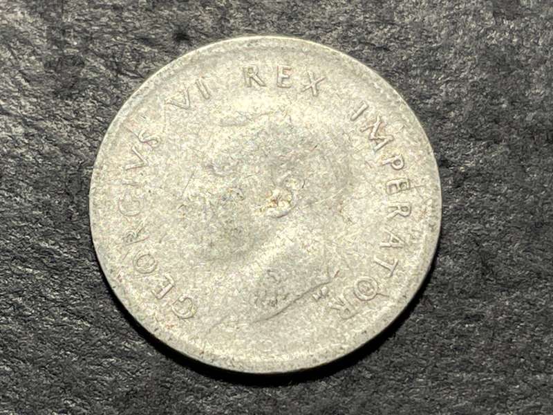 SILVER 1943 King George VI South African 3 pence (3d) coin - Tickey
