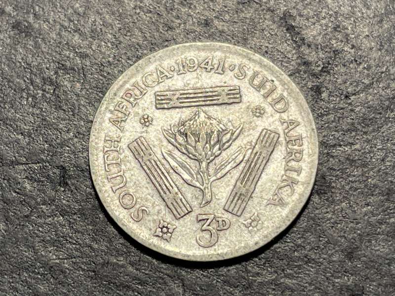 SILVER 1941 King George VI South African 3 pence (3d) coin - Tickey