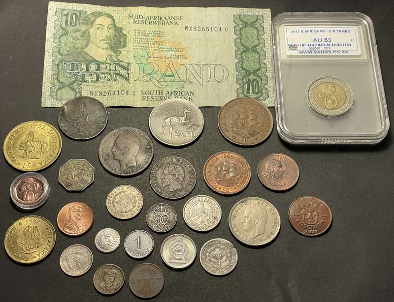 Start your collection today - Lot of coins and others for the beginner - Includes silver & old coins