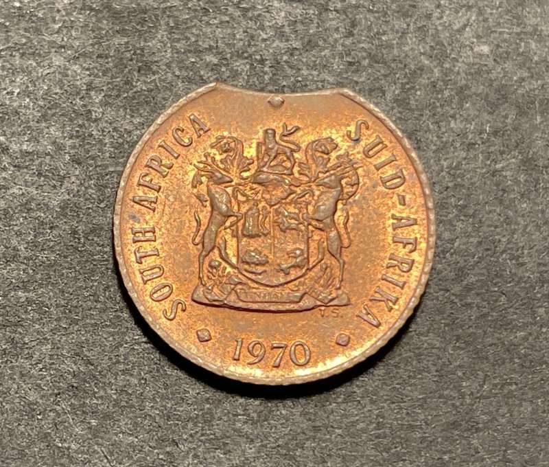 Nice Error 1970 RSA 1/2 cent coin in AU+ - Clipped planchet error