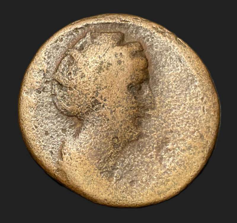 Ancient roman coin minted under Antoninus Pius (138 - 141 AD) - Bust of Faustina the Elder