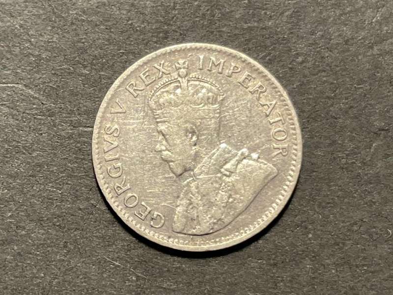 Scarce 1933 SA Union Silver 3 pence (Tickey) coin