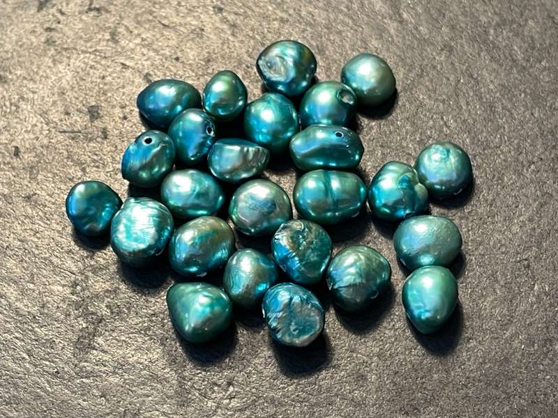Natural freshwater pearls - Blue colour - Price is per pearl