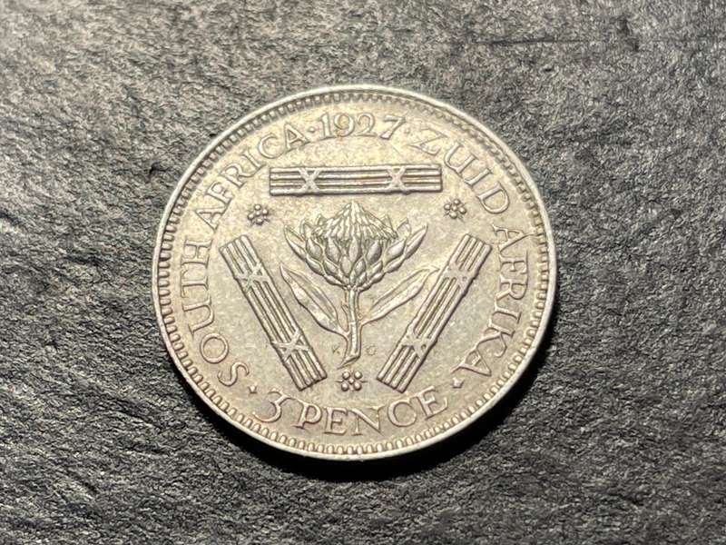 1927 South African Silver 3 pence (tickey) coin in a beautiful condition!