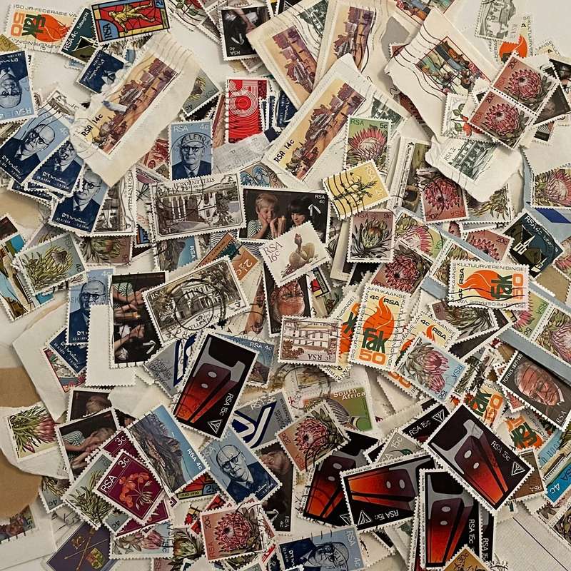 Huge collection of hundreds of Republic of South Africa stamps (1961 onwards) - Lot 2 of 3