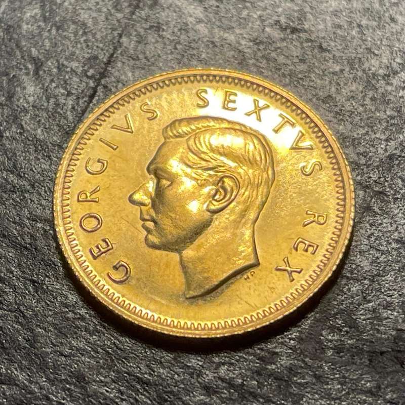 Gold South African half pound of 1952 - Only 1 year issue of King George VI, only 16,002 minted