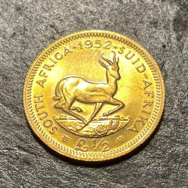 Gold South African half pound of 1952 - Only 1 year issue of King George VI, only 16,002 minted