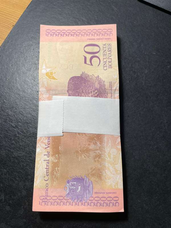 Uncirculated 2018 pack of 100x banknotes from Venezuela - All notes in sequence