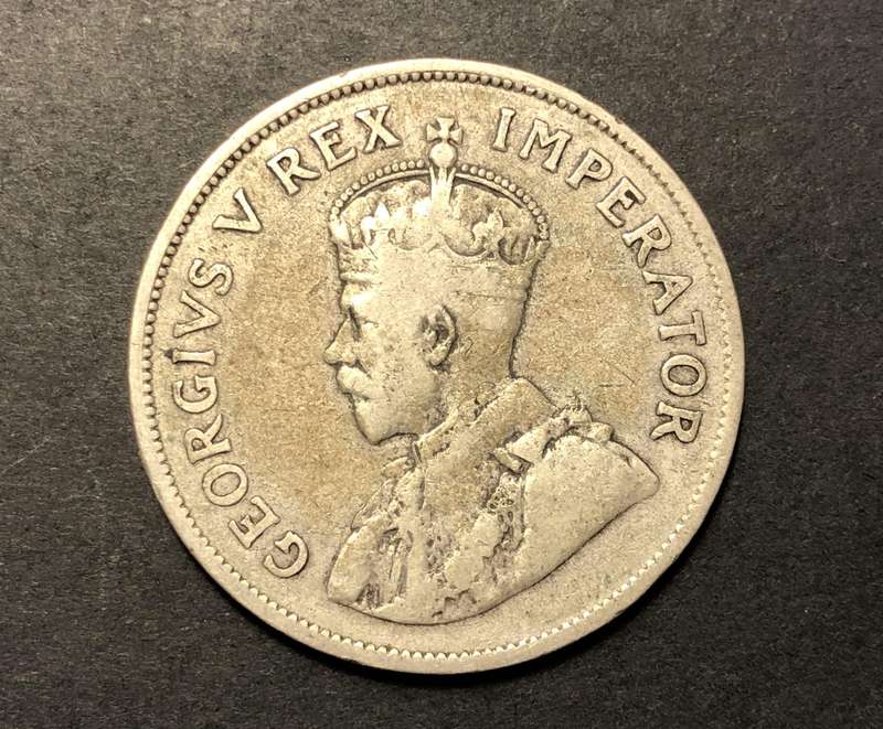 Rare 1933 SA Union silver 2 ½ shillings (half crown) coin - Catalogue value is R1,500 - Nice Filler.