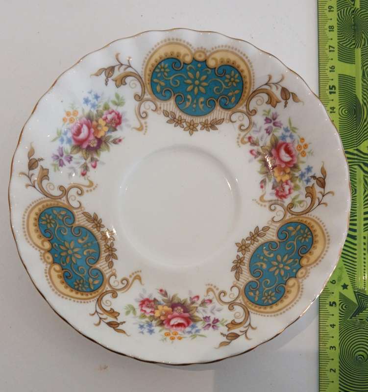 China items x 5 and Wedgewood item x 1