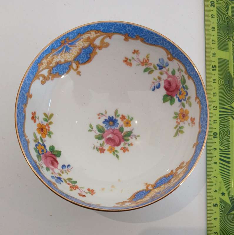 China items x 5 and Wedgewood item x 1