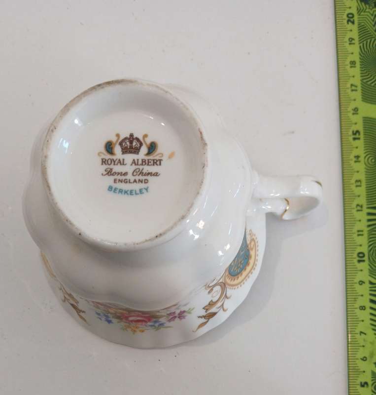 China items x 5 and Wedgewood item x 1