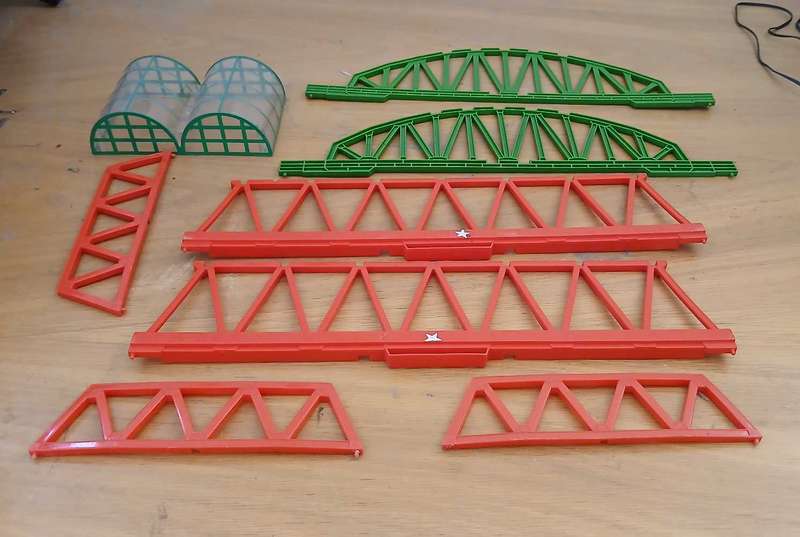 TOMY train set accessories