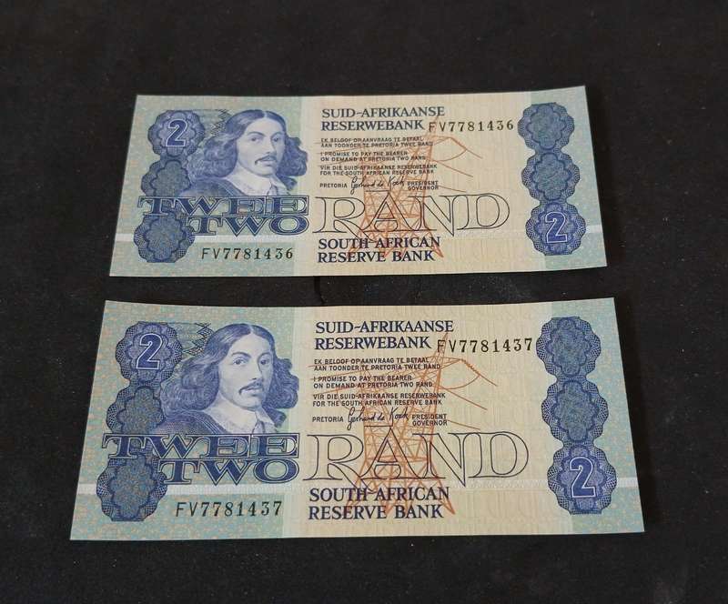 South African R 2 notes x 2