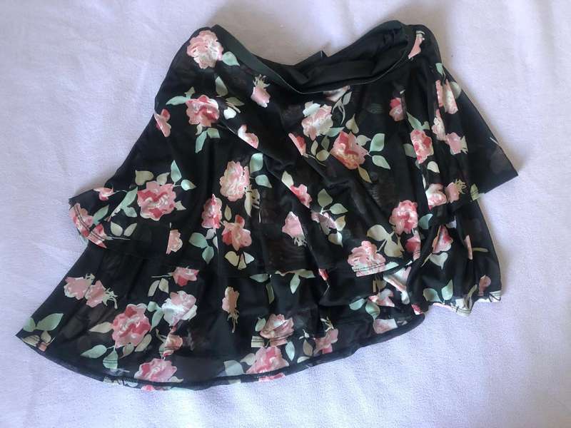 Womens floral skirt from Contempo size 10.
