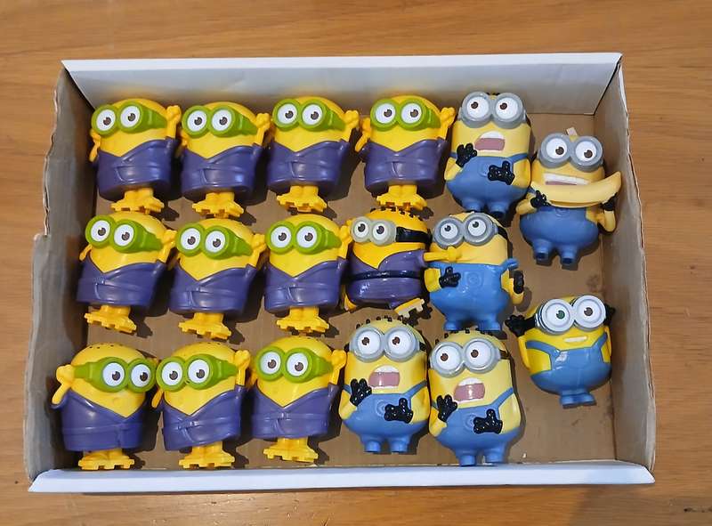 Minions (Despicable Me) x 17