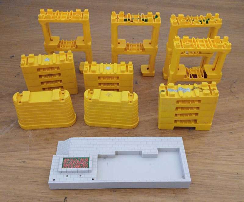 TOMY train set accessories