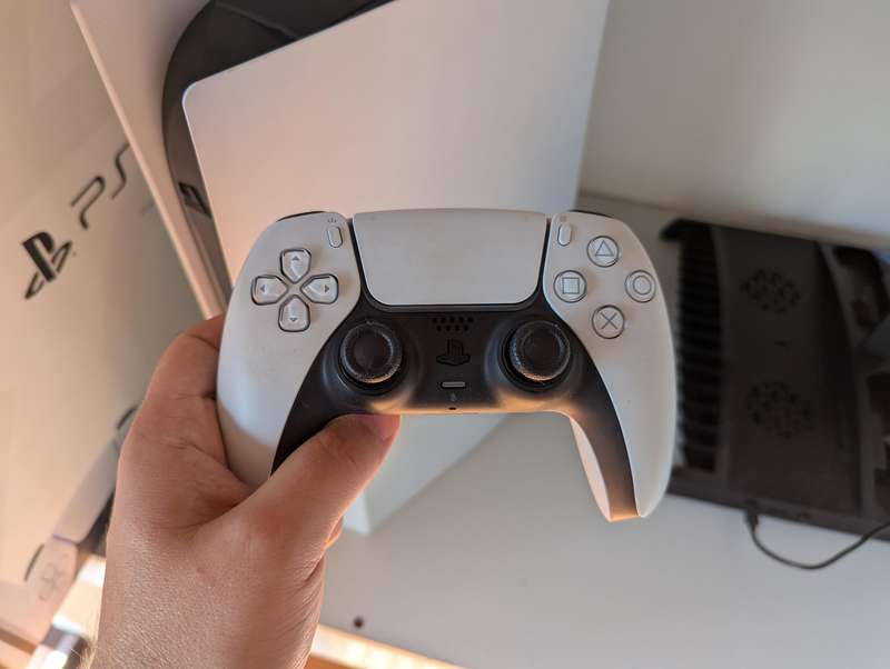 PS5 Standard Disc Edition with one PS5 DualSense controller + Dragon's Dogma PS5 game