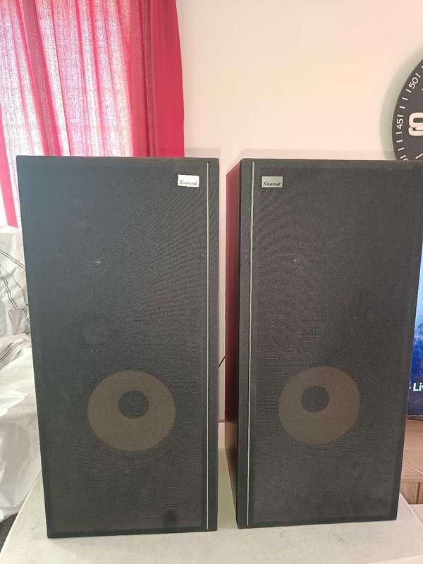 Sansui floorstanding speakers