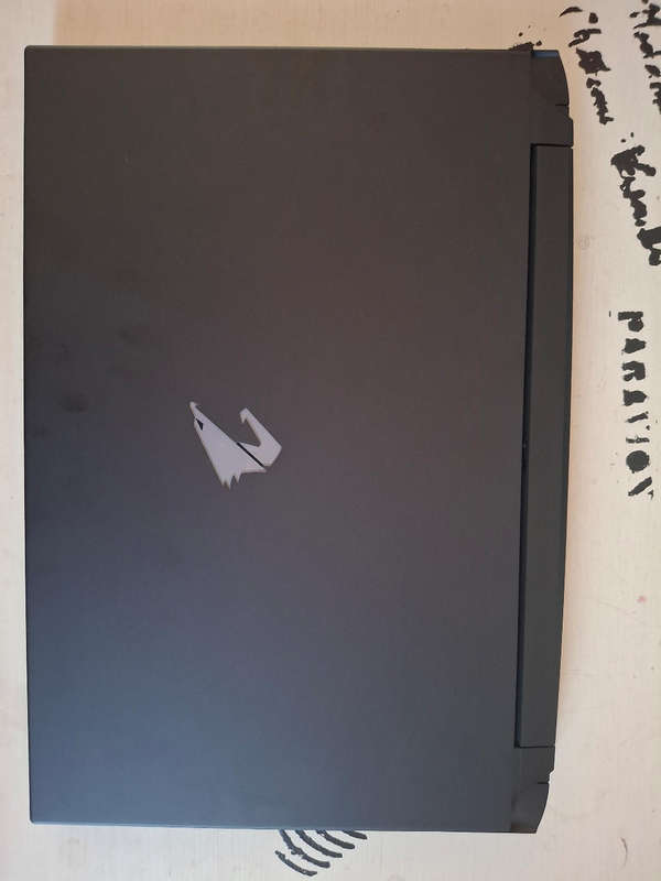 Gigabyte Auros I7 11th Gen RTX 3070 Gaming laptop