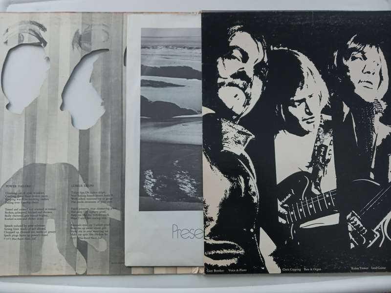 Procol Harum - Broken Barricades  ( 1971 US released Die-Cut LP )