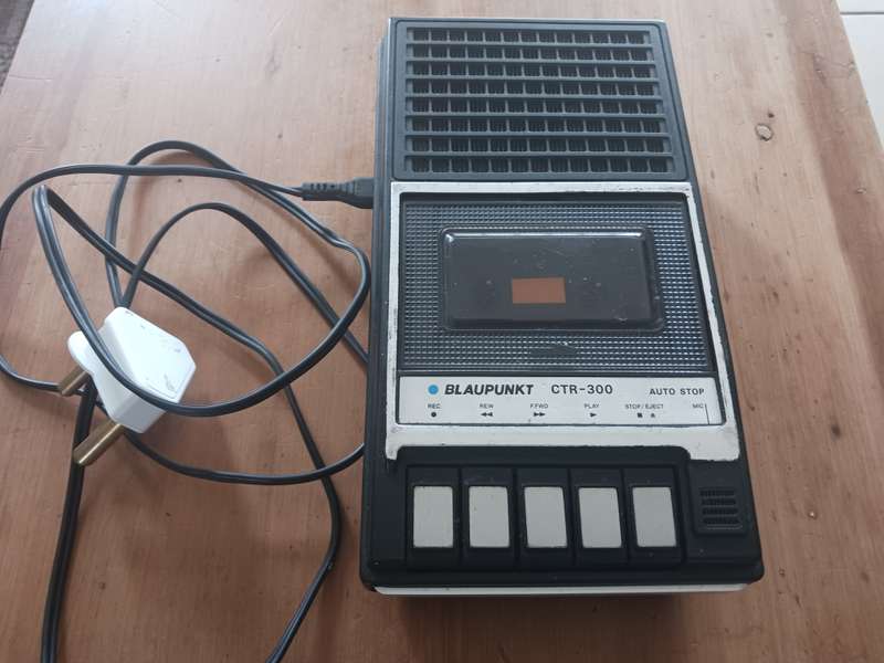 Blaupunkt CTR - 300  Portable Cassette Player/Recorder