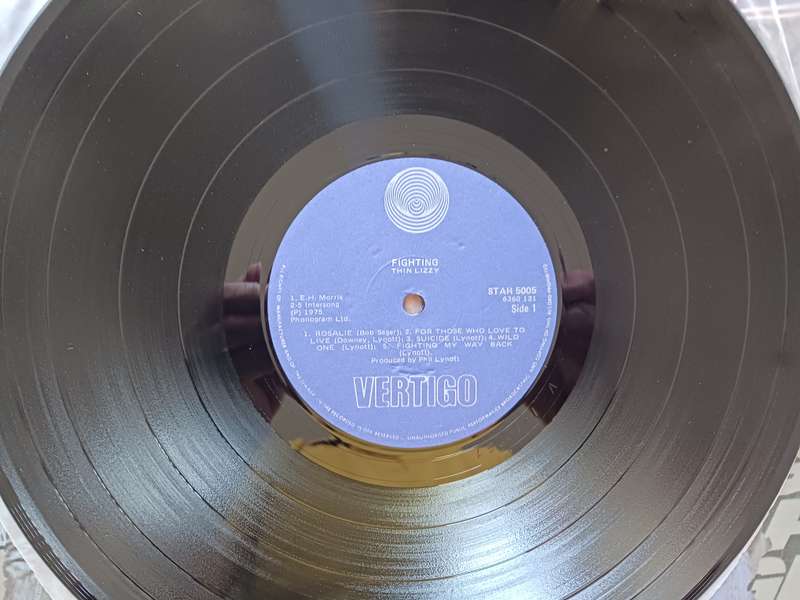 Thin Lizzy - Fighting  ( scarce 1975 SA released LP NM / M- )