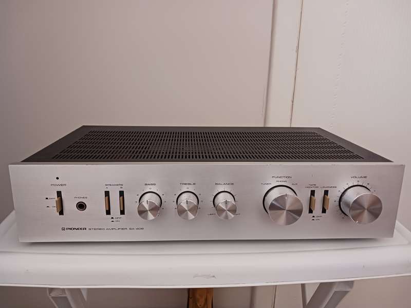 Pioneer Vintage Stereo Amplifier  SA 408   (20 watts per channel ) in good working order