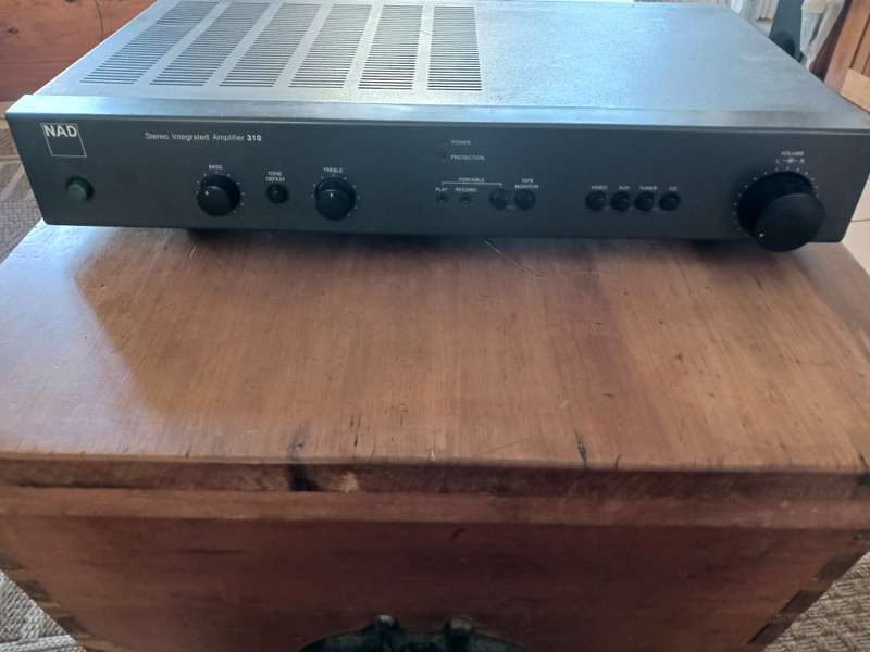 Nad Stereo Integrated Amplifier Model 310 ( 20 watts per channel.)