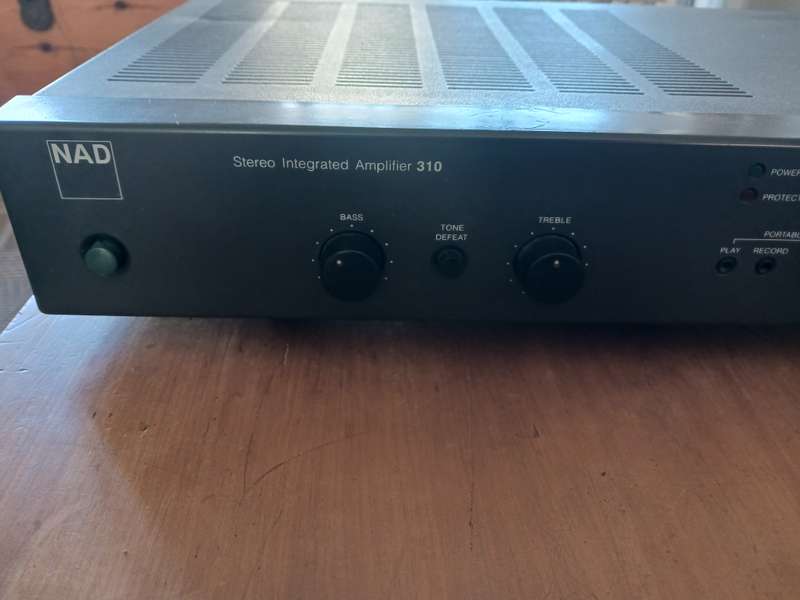 Nad Stereo Integrated Amplifier Model 310 ( 20 watts per channel.)
