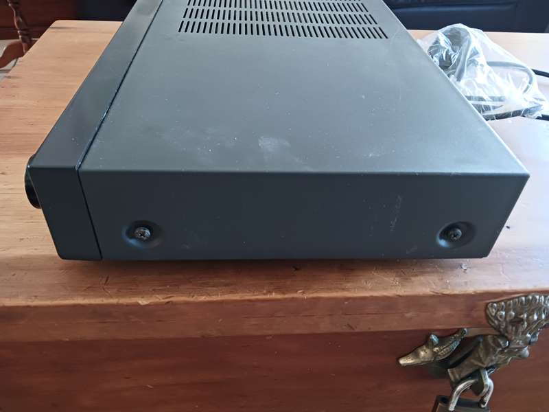 Nad Stereo Integrated Amplifier Model 310 ( 20 watts per channel.)