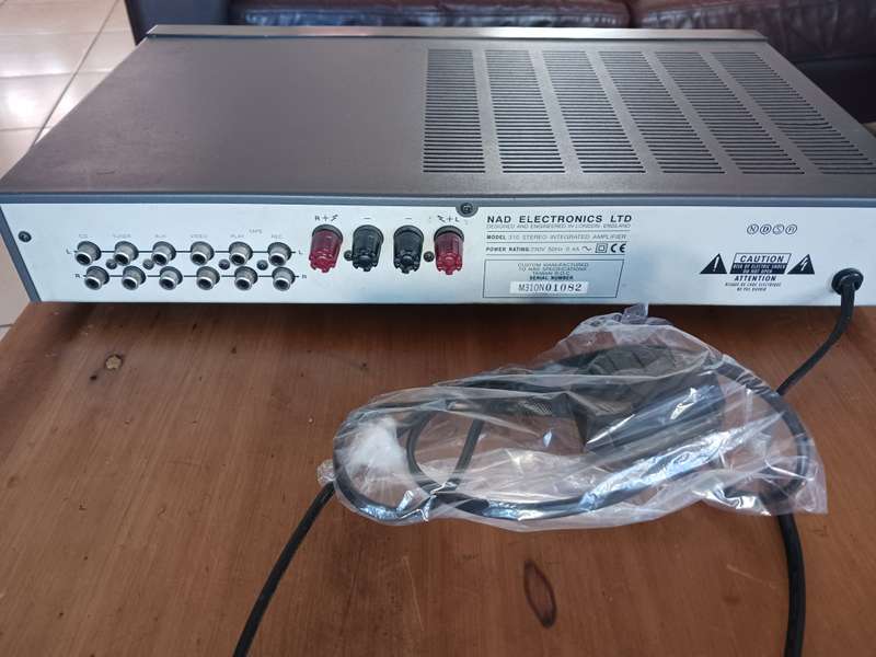 Nad Stereo Integrated Amplifier Model 310 ( 20 watts per channel.)