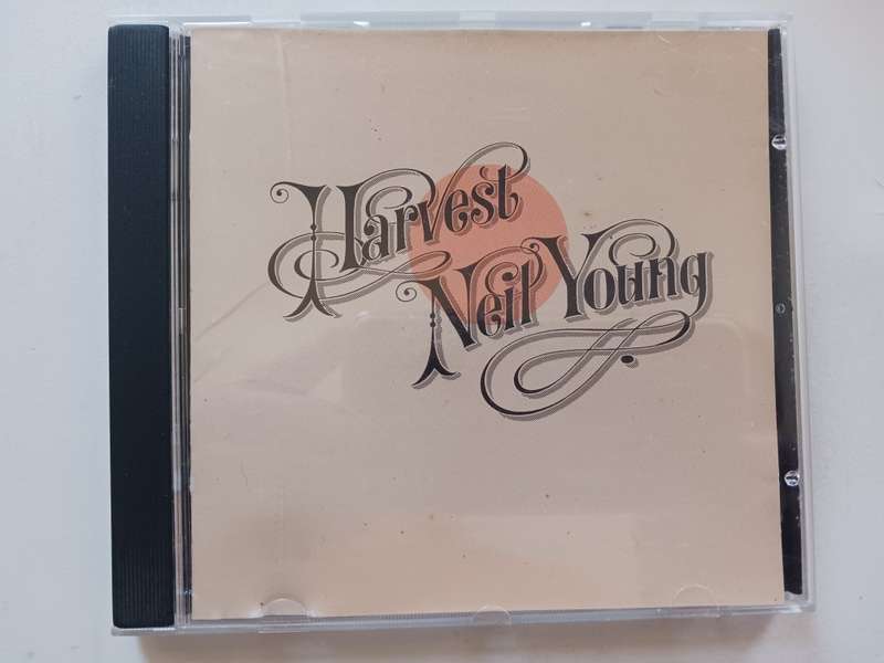Neil Young - Harvest  ( SA released CD )