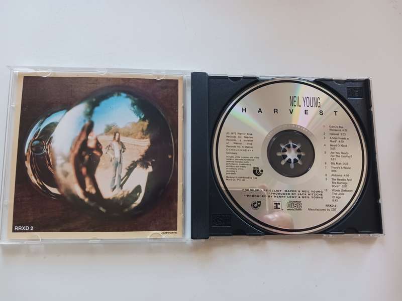 Neil Young - Harvest  ( SA released CD )