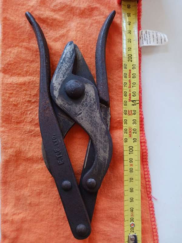 Vintage WW2, E.F.T. Ltd ( Enfield ) Folding Barbed Wire Cutters