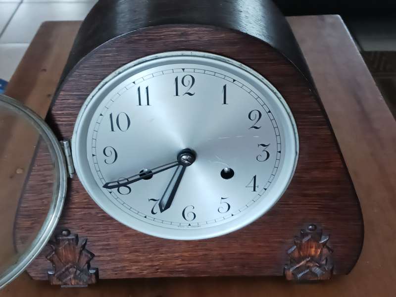 Antique Wood Mantel Clock,British Made ( in good running order )
